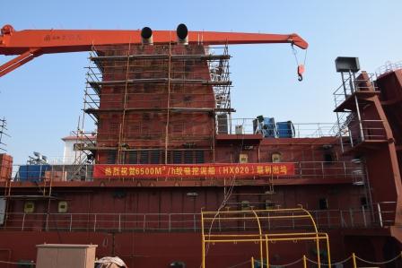江蘇海新重工熱烈慶祝4艘船舶同日下水、出塢
